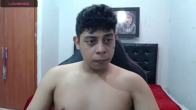 Snapshot of Alejandroo_22 chatting on March 2025 08:00:02 PM Alejandroo 22 online show from March 2025 08:00:02 PM