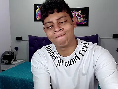 Snapshot of Alejandroo_22 chatting on September 2025 01:45:01 PM Alejandroo 22 online show from September 2025 01:45:01 PM