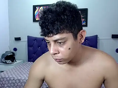 Snapshot of Alejandroo_22 chatting on September 2025 03:49:02 PM Alejandroo 22 online show from September 2025 03:49:02 PM