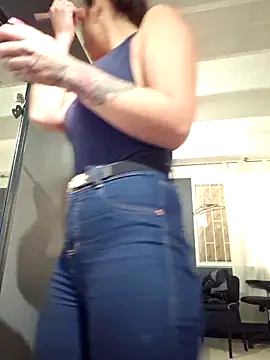 Isabella Varella online show from September 2025 12:49:01 PM