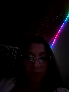 Isabella Varella online show from November 2025 01:08:02 AM