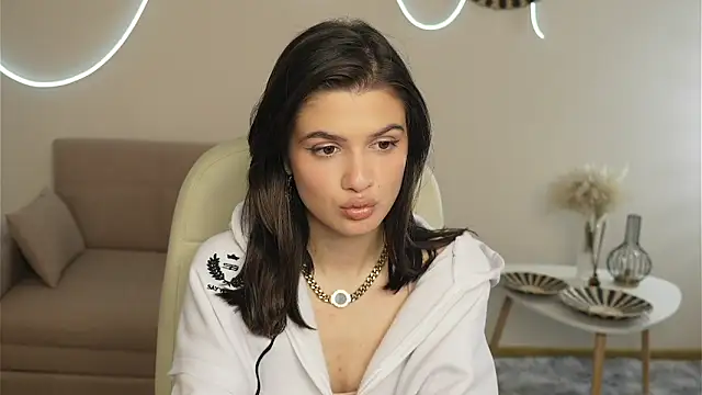 CathrynCovil online show from March 2025 08:39:01 AM