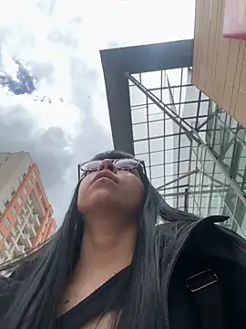 Snapshot of Saraa_Desiree chatting on September 2025 04:32:02 PM Saraa Desiree online show from September 2025 04:32:02 PM