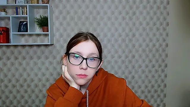 Snapshot of _MiraGold_ chatting on November 2025 07:20:01 AM MiraGold online show from November 2025 07:20:01 AM