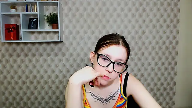 Snapshot of _MiraGold_ chatting on November 2025 07:18:01 AM MiraGold online show from November 2025 07:18:01 AM