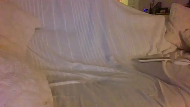 Valentinette online show from October 2025 07:30:02 PM