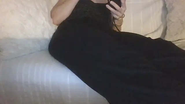 Snapshot of Valentinette chatting on April 2026 08:21:01 PM Valentinette online show from April 2026 08:21:01 PM