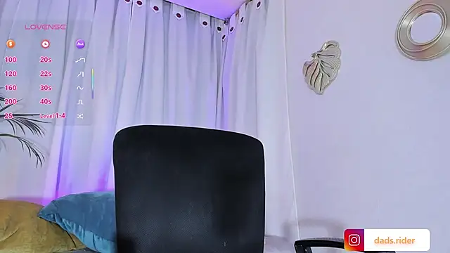 Snapshot of dads_rider chatting on March 2025 07:42:02 AM dads rider online show from March 2025 07:42:02 AM