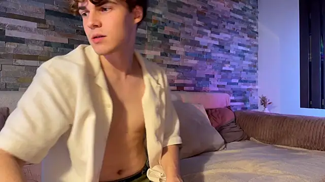 Snapshot of Aurora_5 chatting on November 2025 07:25:02 PM Aurora 5 online show from November 2025 07:25:02 PM