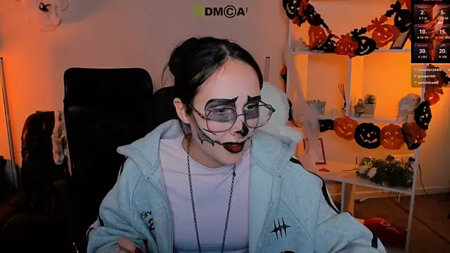 mona cloud online show from October 2025 01:13:02 AM