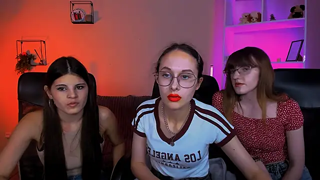 mona cloud online show from November 2025 08:42:01 PM