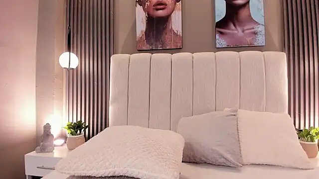 Snapshot of GiannaColling1 chatting on November 2025 12:51:01 PM GiannaColling1 online show from November 2025 12:51:01 PM