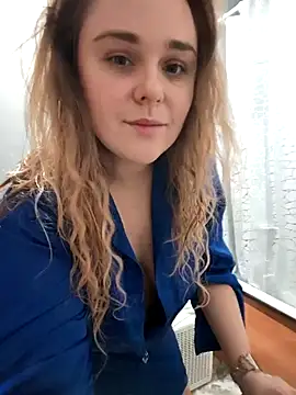 Juicy PeachLux online show from November 2025 03:18:02 AM