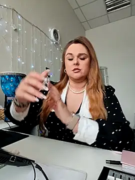 Snapshot of Juicy_PeachLux chatting on February 2026 07:45:02 AM Juicy PeachLux online show from February 2026 07:45:02 AM