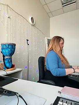 Snapshot of Juicy_PeachLux chatting on February 2026 07:58:02 AM Juicy PeachLux online show from February 2026 07:58:02 AM