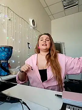 Snapshot of Juicy_PeachLux chatting on February 2026 06:53:01 AM Juicy PeachLux online show from February 2026 06:53:01 AM