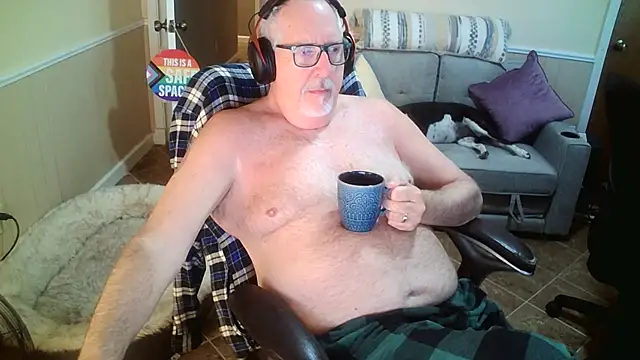 Snapshot of superbearboss chatting on April 2026 03:50:02 PM superbearboss online show from April 2026 03:50:02 PM