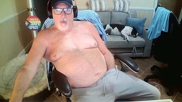 Snapshot of superbearboss chatting on June 2026 03:47:02 PM superbearboss online show from June 2026 03:47:02 PM