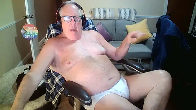 Snapshot of superbearboss chatting on June 2026 03:04:02 AM superbearboss online show from June 2026 03:04:02 AM