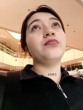 Karina Leon online show from November 2025 06:56:02 PM