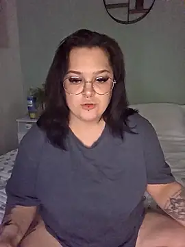 Saucy-Serenity online show from October 2025 07:03:02 PM