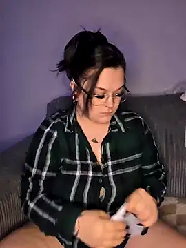 Saucy-Serenity online show from November 2025 08:19:02 PM