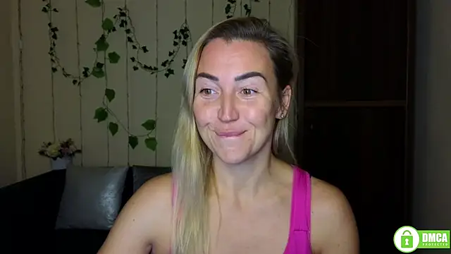 Kiss julli88I online show from November 2025 06:21:01 PM