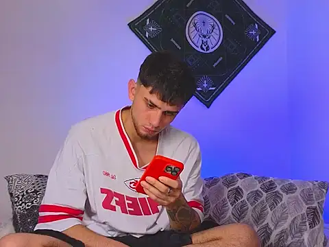 samevansx  online show from November 2025 06:02:01 PM