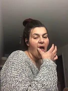 Curvy-Essex-Milf online show from October 2025 05:45:01 PM