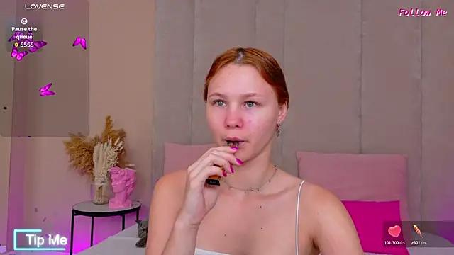 AmeliRoyse online show from November 2025 05:18:01 PM