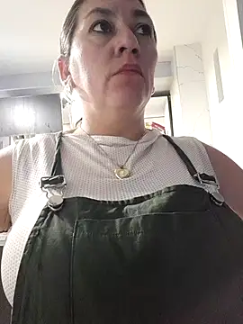 Snapshot of Luna-nevada chatting on October 2025 10:40:01 PM Luna-nevada online show from October 2025 10:40:01 PM