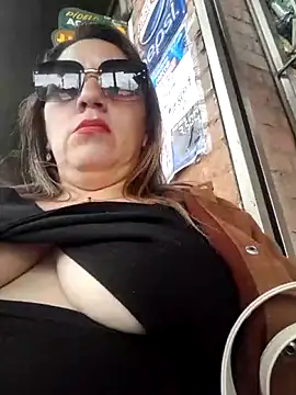 Snapshot of Luna-nevada chatting on November 2025 04:06:01 PM Luna-nevada online show from November 2025 04:06:01 PM