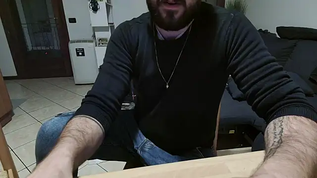 maialinofriuli online show from October 2025 10:38:01 PM