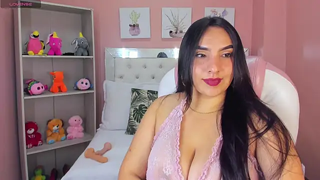 Snapshot of Sophie_Grays_ chatting on April 2026 03:21:01 PM Sophie Grays online show from April 2026 03:21:01 PM