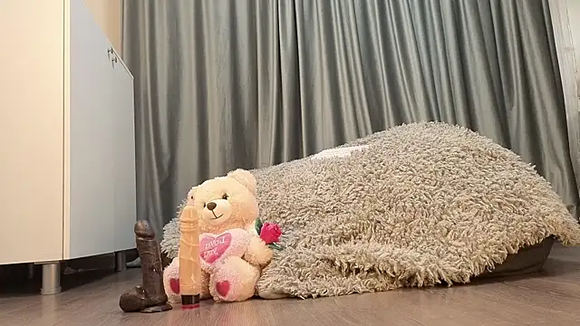 SunnyGlow online show from November 2025 05:08:02 AM