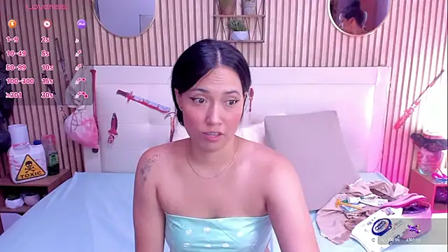 Snapshot of _LiilyWong chatting on October 2025 03:22:02 PM LiilyWong online show from October 2025 03:22:02 PM