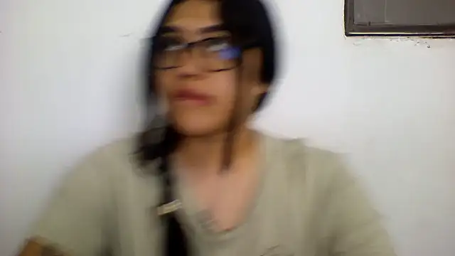 Harris Annie online show from September 2025 10:01:02 PM