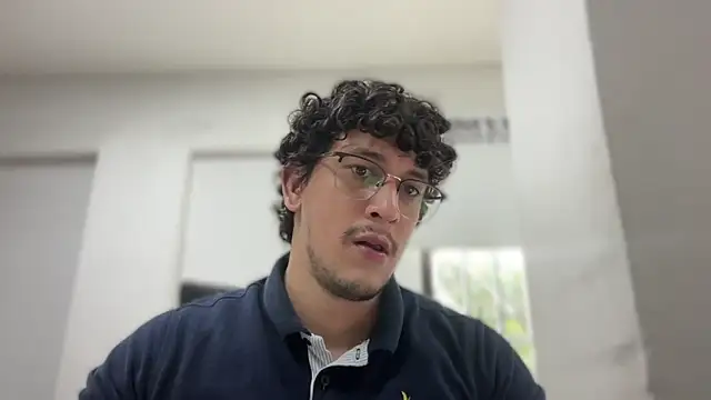 Snapshot of chicoinhibido chatting on December 2025 08:05:02 PM chicoinhibido online show from December 2025 08:05:02 PM