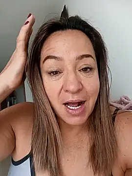 weet Evans    online show from October 2025 06:54:01 PM