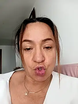 weet Evans    online show from February 2026 04:32:01 PM