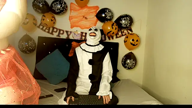 Kymberlyandlucas2 online show from October 2025 04:43:02 AM