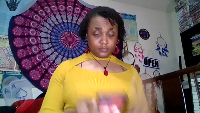 Snapshot of GardeniaFields chatting on April 2026 06:11:02 AM GardeniaFields online show from April 2026 06:11:02 AM