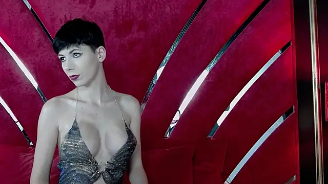 Snapshot of Roxxy_Rouge chatting on October 2025 04:04:02 PM Roxxy Rouge online show from October 2025 04:04:02 PM