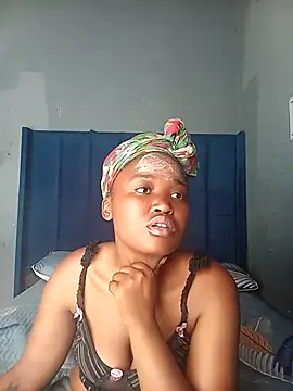 Snapshot of SexyShybarbie chatting on October 2025 07:20:02 AM SexyShybarbie online show from October 2025 07:20:02 AM