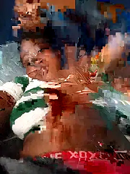 Snapshot of SexyShybarbie chatting on October 2025 01:10:02 PM SexyShybarbie online show from October 2025 01:10:02 PM