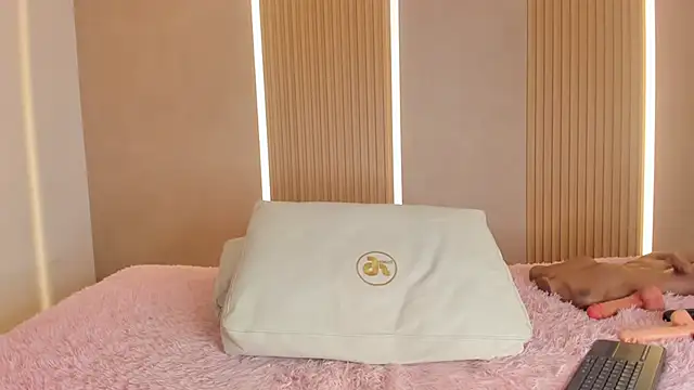 Snapshot of stephany_summer chatting on February 2026 07:37:02 PM stephany summer online show from February 2026 07:37:02 PM