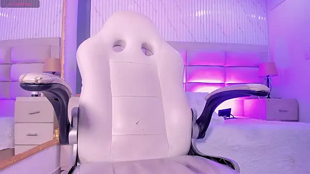 NaomiFrost online show from January 2026 07:11:01 PM