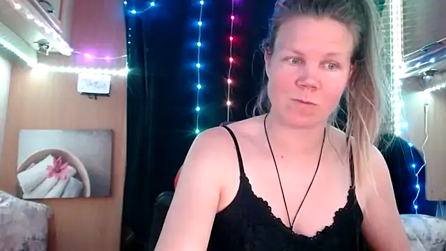 CallMeMaria online show from March 2025 03:39:01 PM