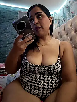 L ucero online show from September 2025 09:37:01 PM