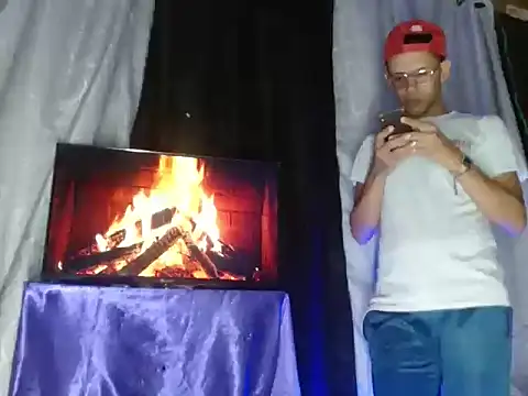 Snapshot of Hidden_Fantasies chatting on November 2025 11:04:02 PM Hidden Fantasies online show from November 2025 11:04:02 PM